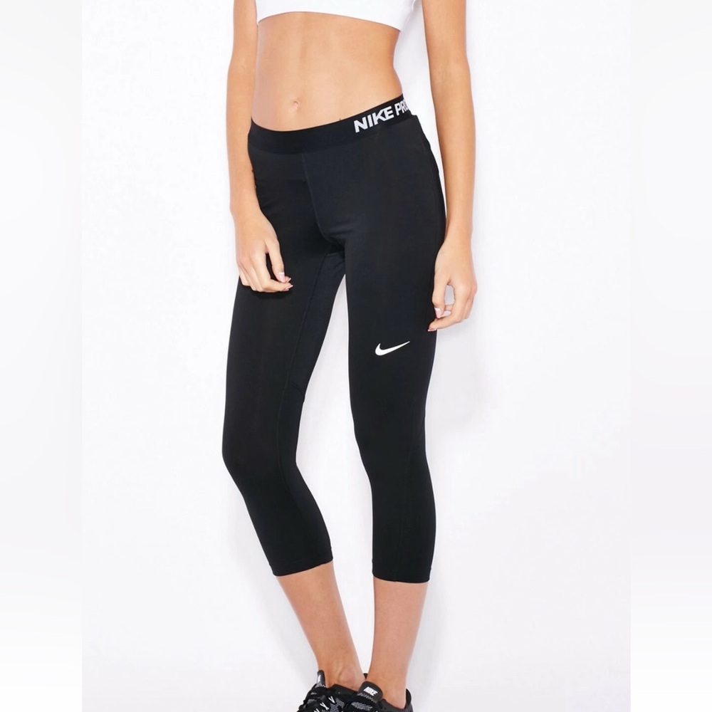 NIKE PRO Women's Cool Training Capri Tights Black Size M